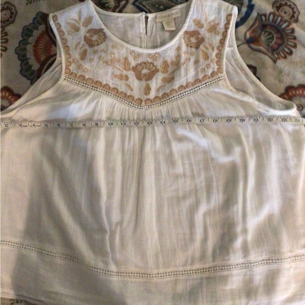 Cynthia Rowley XL embroidered gauze fabric lined